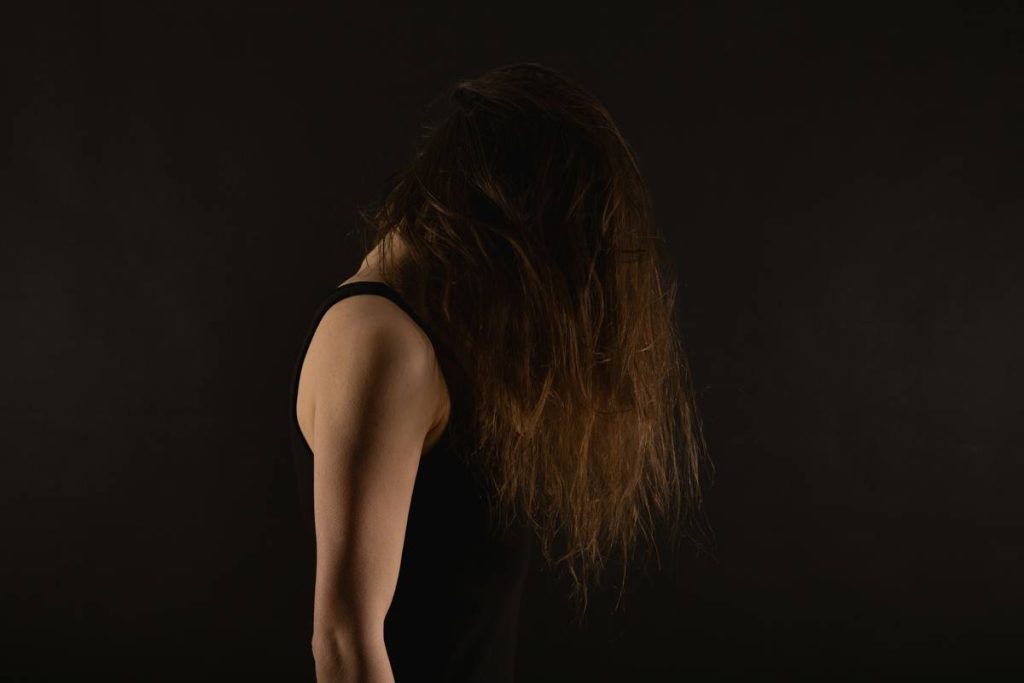 Styling Leave-In Secrets: How to Tame Frizz, Boost Shine & Actually Make Your Hair Look Expensive