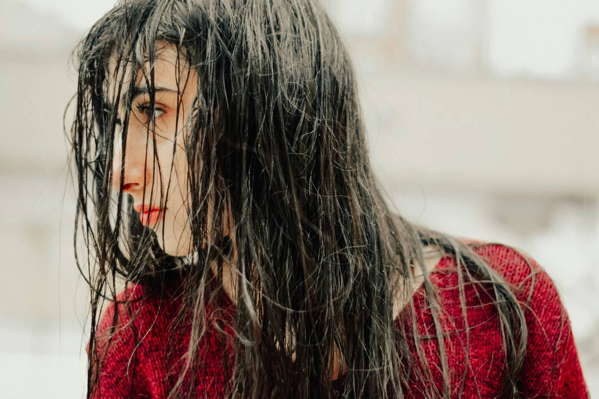 What Is Hair Leave-In Essence? Your No-Rinse Secret to Frizz-Free, Hydrated Locks
